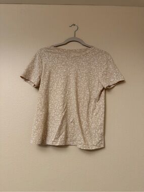Old Navy Beige Short Sleeve Tee with White Floral Motif